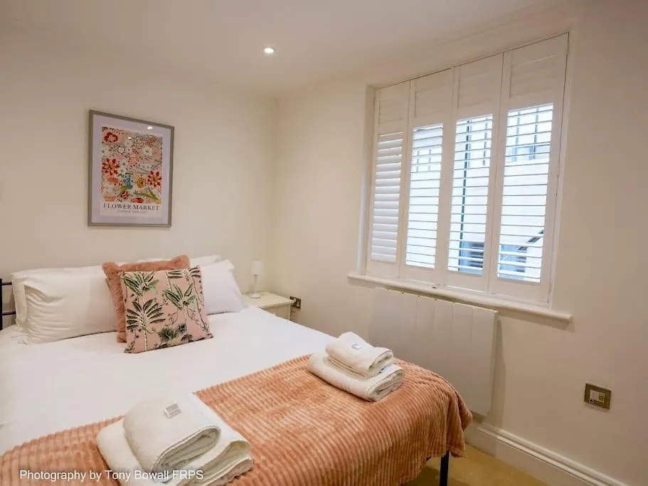 Central Seaside Home With Free Parking برايتون شقة