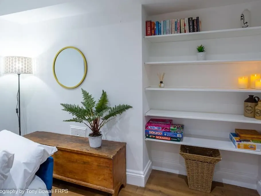 Central Seaside Home With Free Parking برايتون 0*,